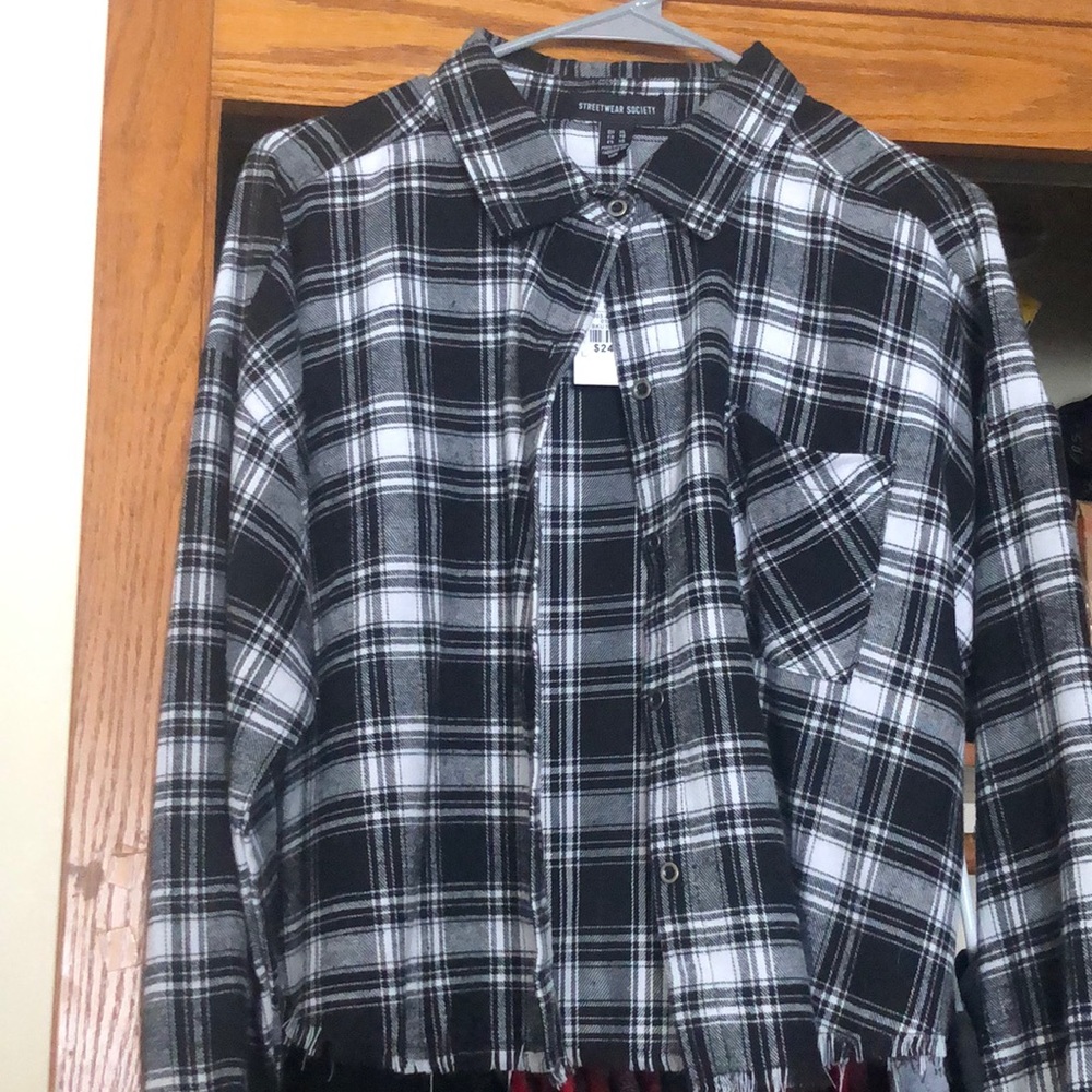 Cropped plaid shirt